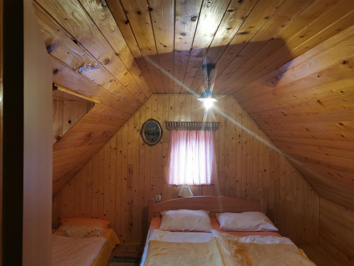 Ivona - Kuca Za Odmor Perusic - Stara Lika Apartment Ngoại thất bức ảnh