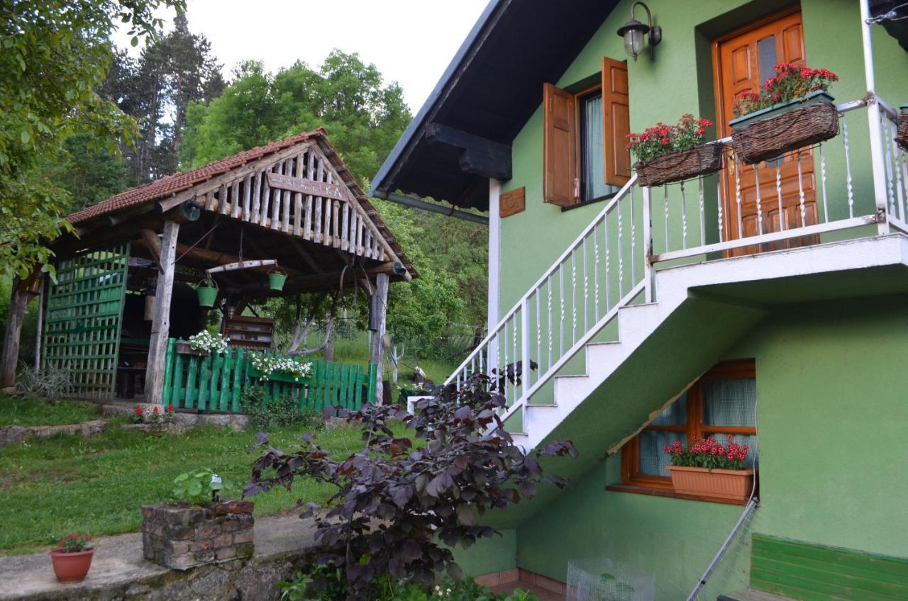 Ivona - Kuca Za Odmor Perusic - Stara Lika Apartment Ngoại thất bức ảnh