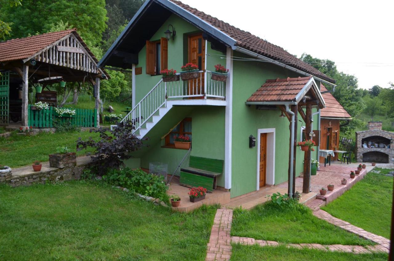 Ivona - Kuca Za Odmor Perusic - Stara Lika Apartment Ngoại thất bức ảnh